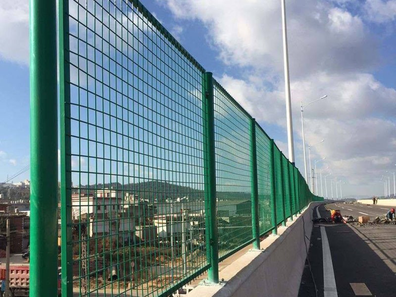 高速公路護欄網(wǎng)